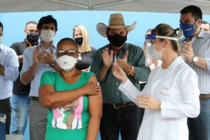 UM ANO DE ESPERANÇA – Vacinação contra a Covid-19 completa um ano em Três Lagoas