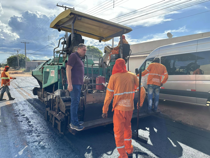 Vereador treslagoense Sargento Rodrigues visita obras de drenagem e pavimentação