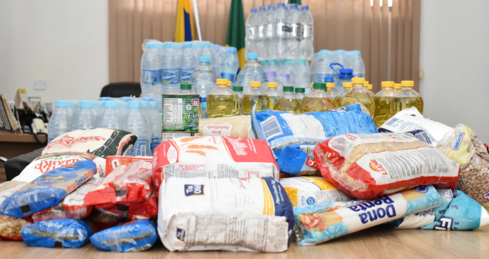 Água e alimentos doados no Encontro de Cowboys serão enviados ao Rio Grande do Sul