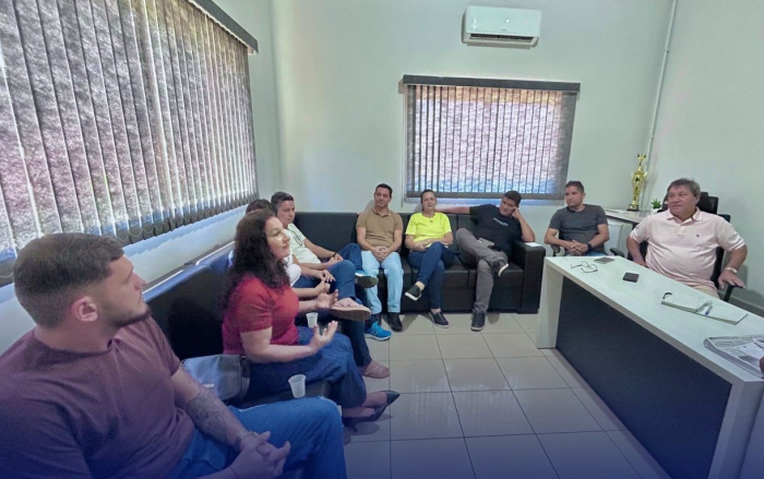 Presidente da Câmara de Selvíria recebe representantes sindicais para discutir aumento salarial dos servidores