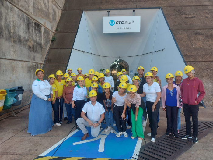  Alunos da Escola Joaquim Camargo visitam usina hidrelétrica